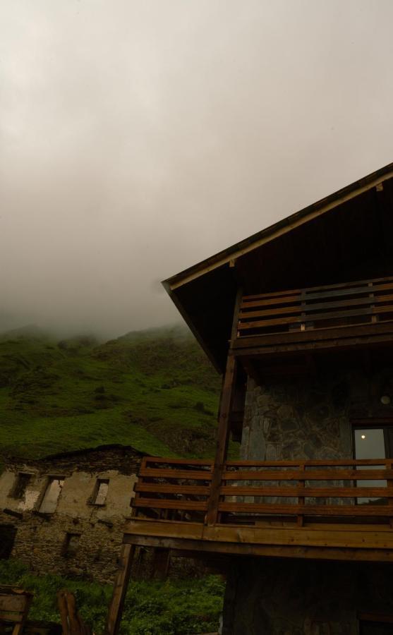 Gaul Gavkhe Hotel ウシュグリ エクステリア 写真