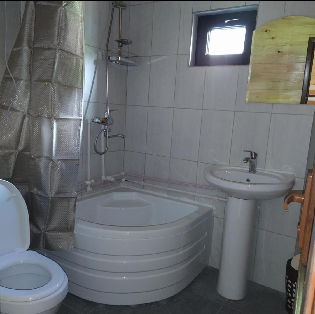 Gaul Gavkhe Hotel ウシュグリ エクステリア 写真